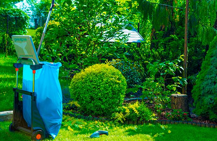 Pulizia professionale giardini e aree verdi